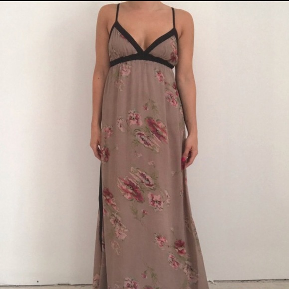 Dresses & Skirts - Floral Maxi Dress